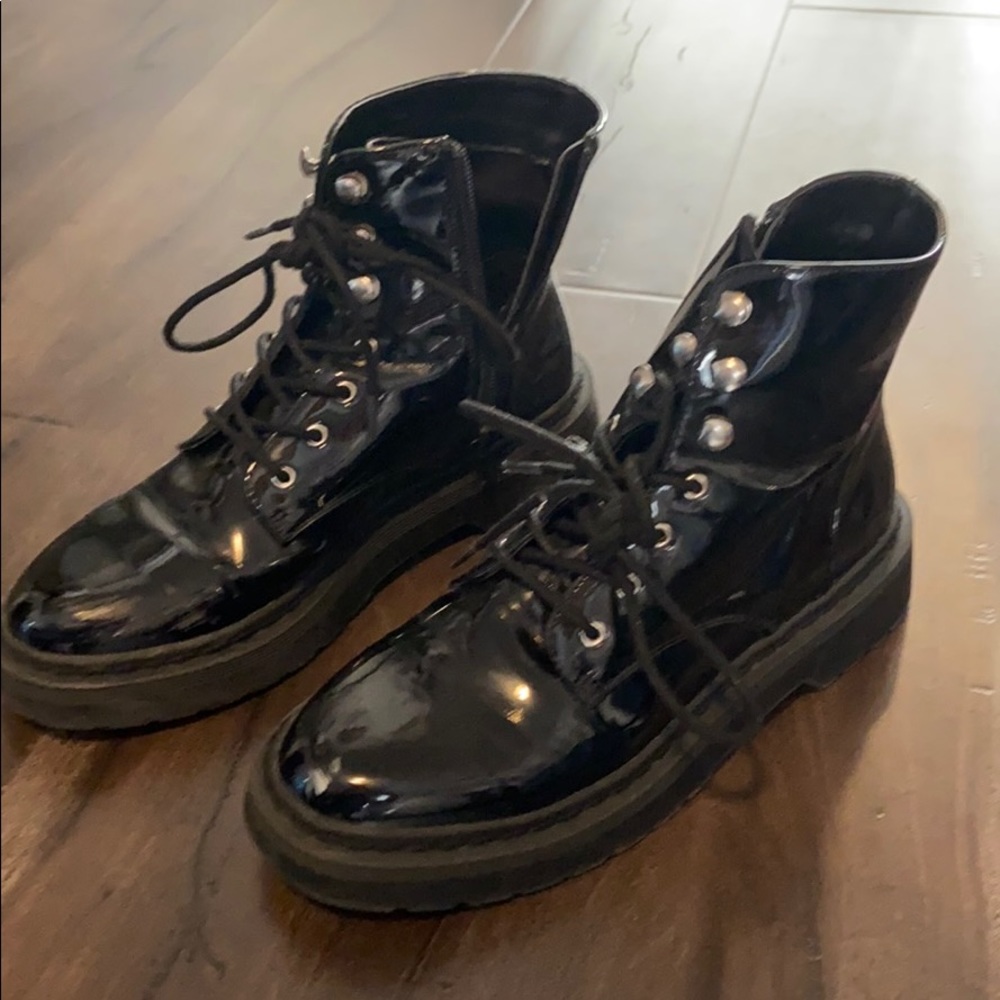 Forever 21 Boots Size 6